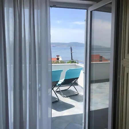 Mimica Clasic 2 Pax With Sea View * Novi Vinodolski